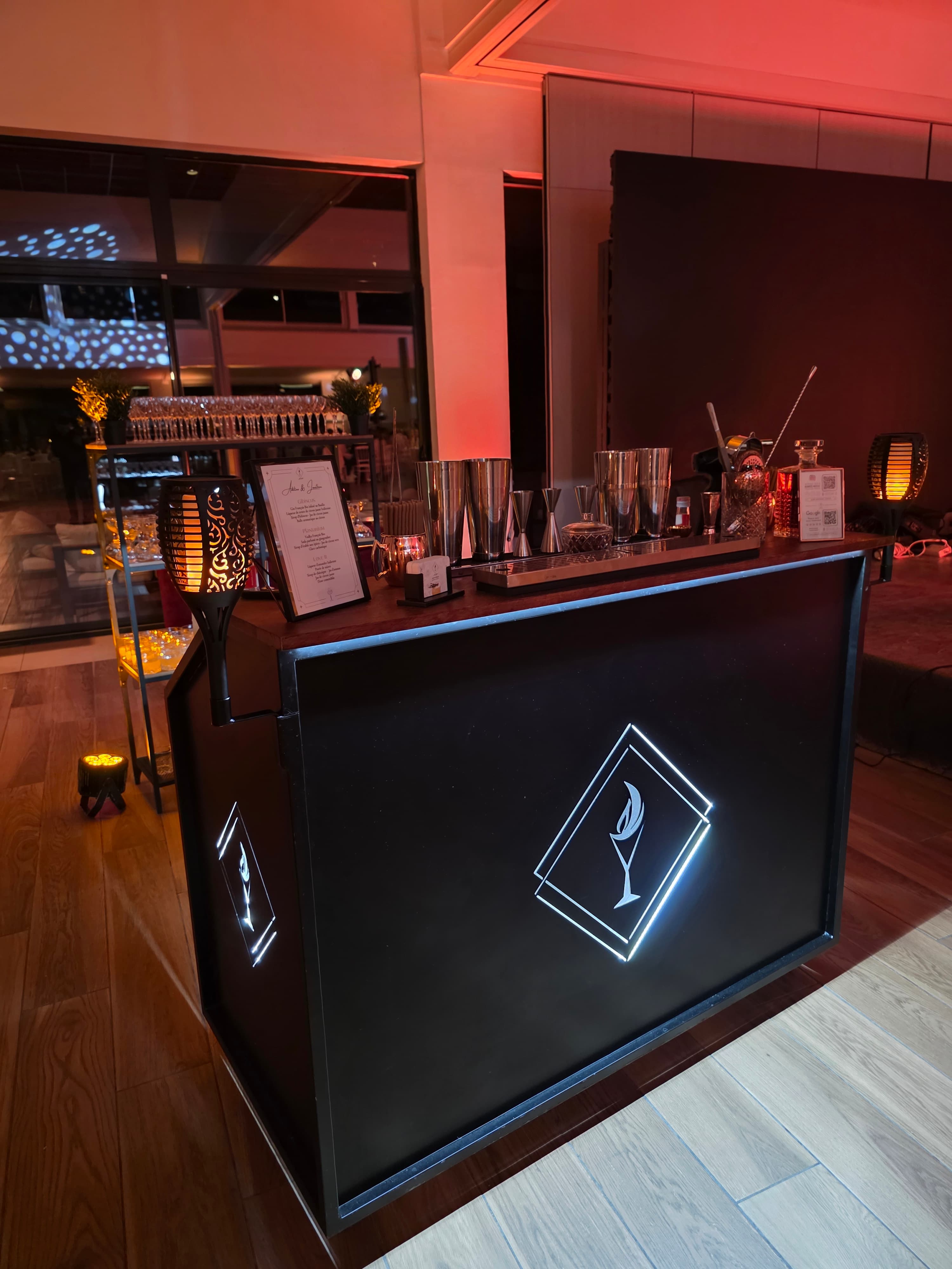 Bar mobile Speaky — détail bois et métal